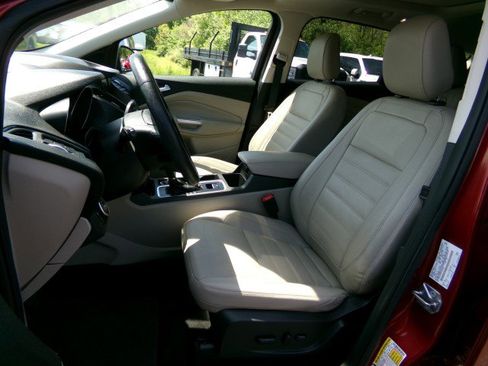 Used 2019 Ford Escape Titanium AWD/4WD image 13