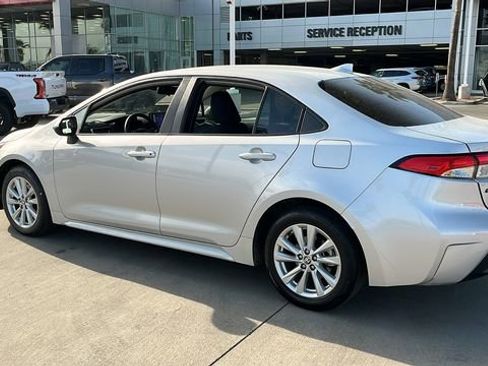 Used 2025 Toyota Corolla LE w/ LE Premium Package image 22