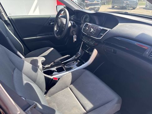 Used 2017 Honda Accord LX image 12