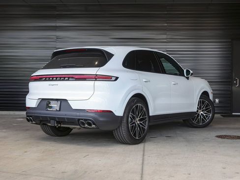 New 2025 Porsche Cayenne image 7