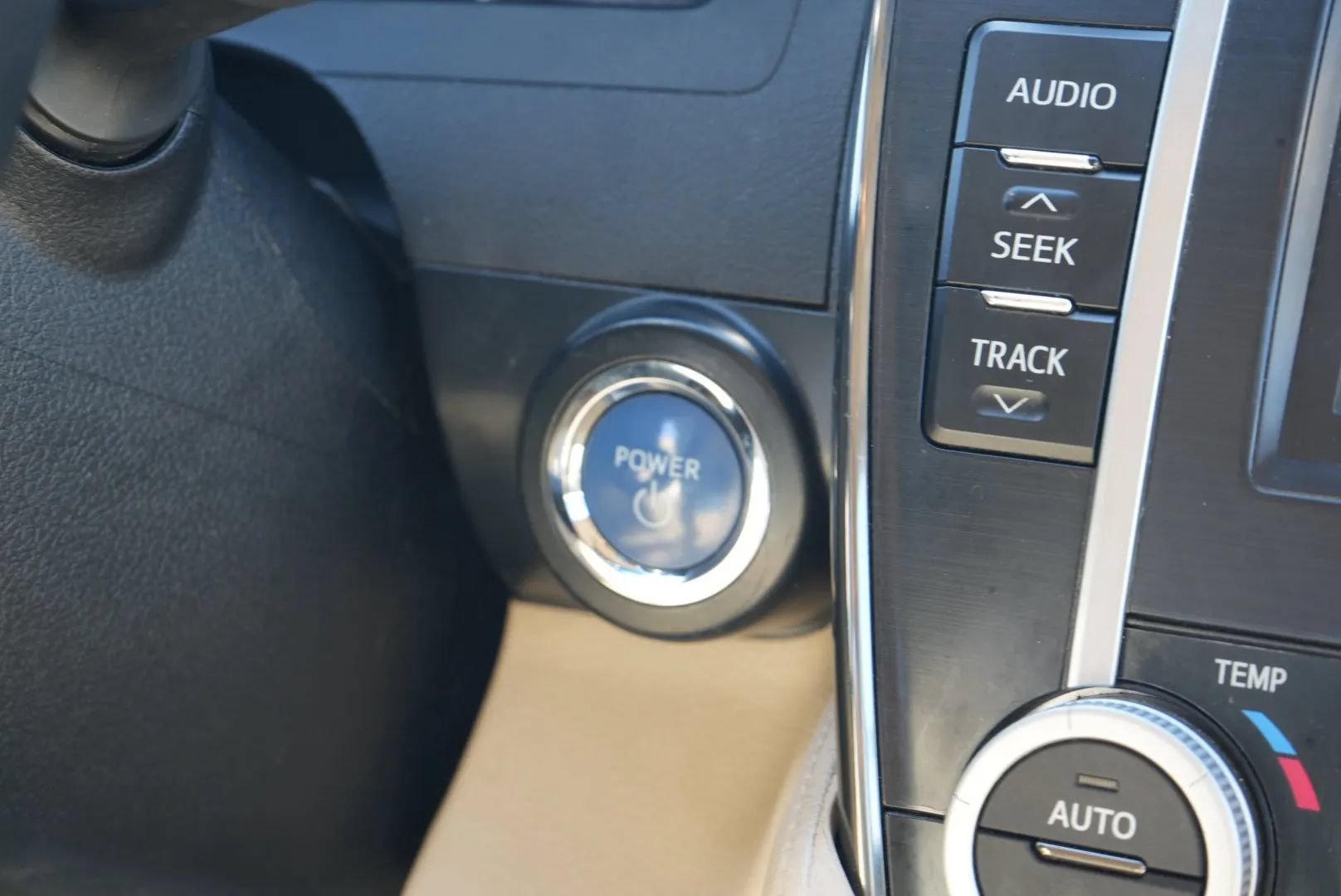 Used 2012 Toyota Camry XLE w/ Convenience Pkg FWD image 11