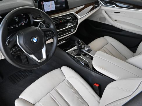Used 2020 BMW 530i w/ Convenience Package RWD image 14