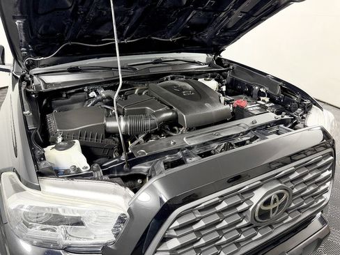 Used 2020 Toyota Tacoma TRD Off-Road w/ Technology Package AWD/4WD image 21