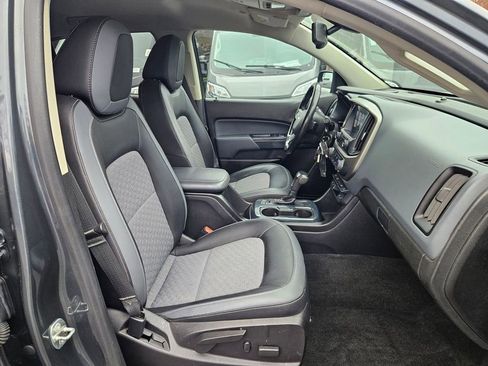 Used 2017 Chevrolet Colorado Z71 image 16