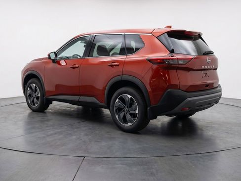 Used 2025 Nissan Rogue SV AWD/4WD image 6