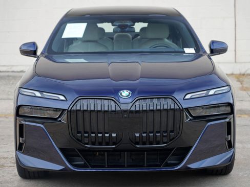 Used 2023 BMW i7 xDrive60 AWD/4WD image 63