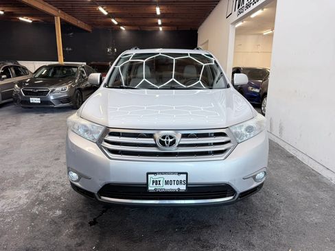 Used 2013 Toyota Highlander Limited w/ Protection Pkg AWD/4WD image 3