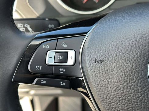 Used 2019 Volkswagen Tiguan SE w/ Panoramic Sunroof Package image 20