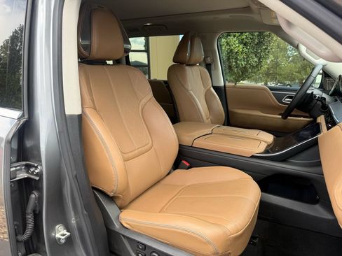 Used 2025 INFINITI QX80 Sensory AWD/4WD image 28