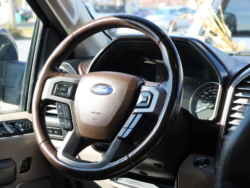 Used 2019 Ford F150 Limited image 14