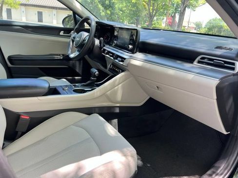 Used 2022 Kia K5 LXS FWD image 23
