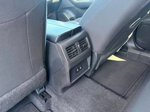 Used 2025 Nissan Rogue SV FWD image 24