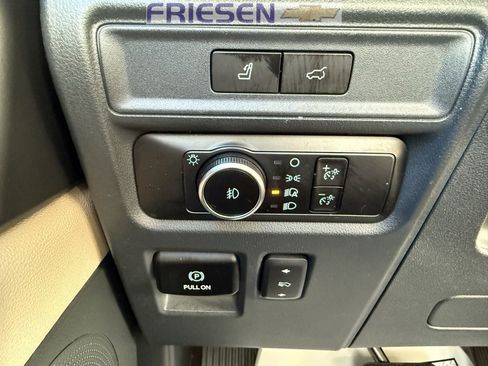 Used 2022 Ford Expedition Max Limited image 17