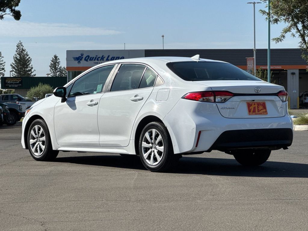 Used 2024 Toyota Corolla LE FWD image 3