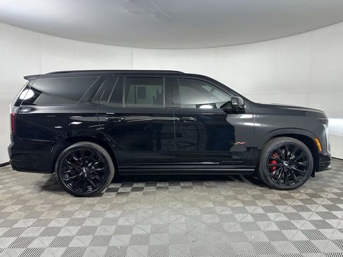 Used 2026 Cadillac Escalade V w/ LPO, ONYX Package AWD/4WD image 7