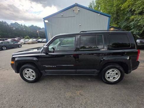 Used 2016 Jeep Patriot Sport w/ Power Value Group FWD image 8