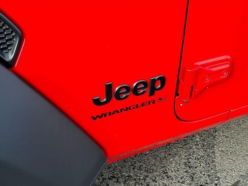 Used 2024 Jeep Wrangler Sport S image 11