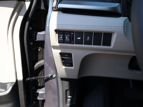 Certified 2026 Honda Odyssey EX-L image 30