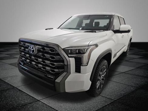 Used 2022 Toyota Tundra Platinum w/ Advanced Package AWD/4WD image 3