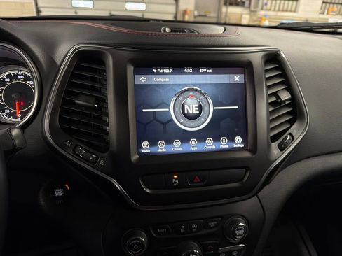 Used 2020 Jeep Cherokee Trailhawk w/ Cold Weather Group image 22