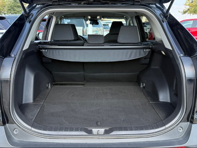 Used 2025 Toyota RAV4 XLE FWD image 28