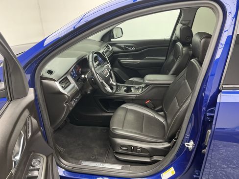 Certified 2023 GMC Acadia SLT w/ Elevation Edition image 3