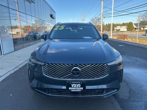 Used 2025 Volvo XC90 B6 Plus image 5