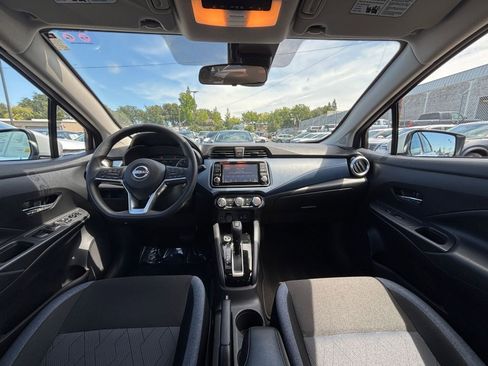 Used 2025 Nissan Versa SV FWD image 31