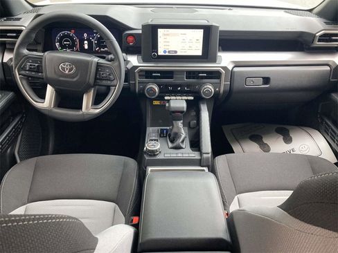 Used 2025 Toyota 4Runner TRD Off-Road image 8