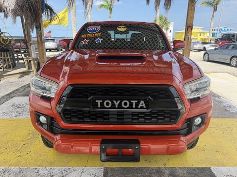 Used 2017 Toyota Tacoma TRD Sport w/ Premium & Technology Package RWD image 2