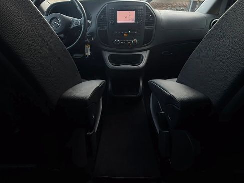 Used 2016 Mercedes-Benz Metris Passenger image 44