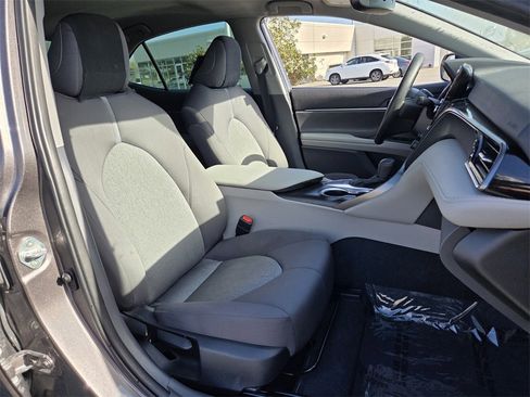 Used 2024 Toyota Camry LE w/ Convenience Package image 13