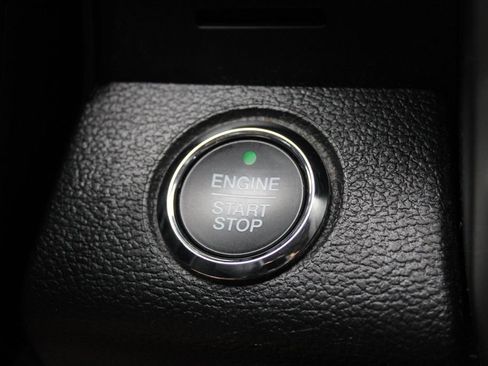 Used 2021 Ford F250 Lariat AWD/4WD image 16
