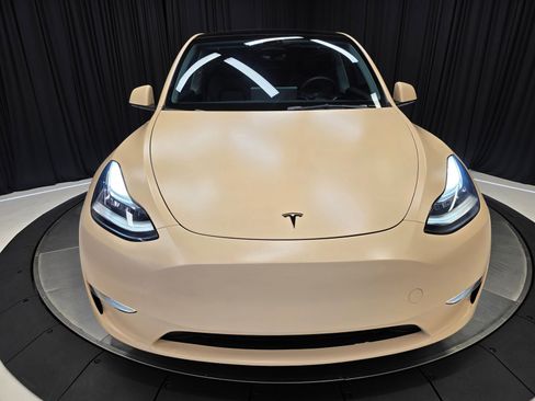Used 2023 Tesla Model Y Long Range image 44