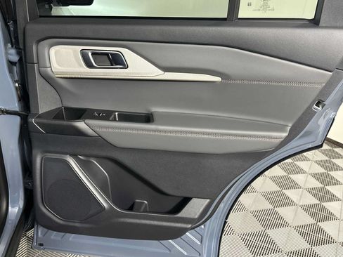 Used 2026 Ford Explorer Active w/ Active Comfort Package RWD image 20