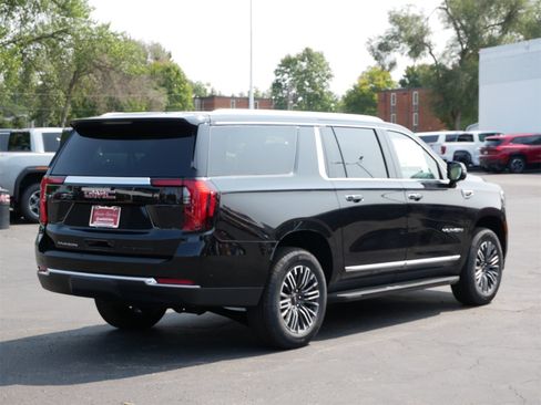 New 2025 GMC Yukon XL Elevation image 3