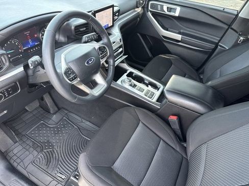 Used 2023 Ford Explorer XLT RWD image 17