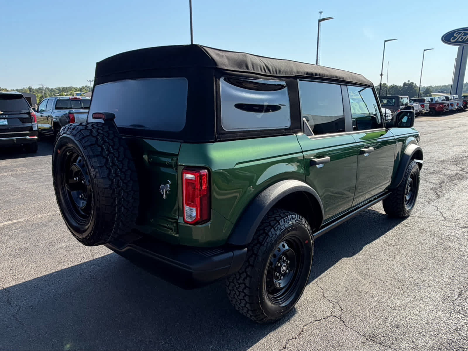 Used 2023 Ford Bronco Black Diamond AWD/4WD image 5