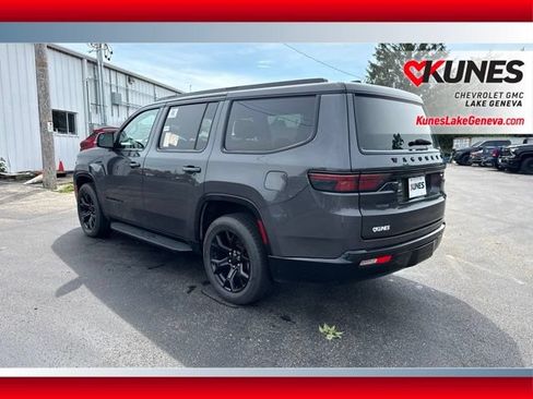 Used 2024 Jeep Wagoneer Series II AWD/4WD image 8