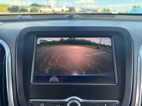 Used 2020 Chevrolet Equinox LT FWD image 25