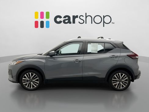 Used 2023 Nissan Kicks SV w/ Exterior Package FWD image 2