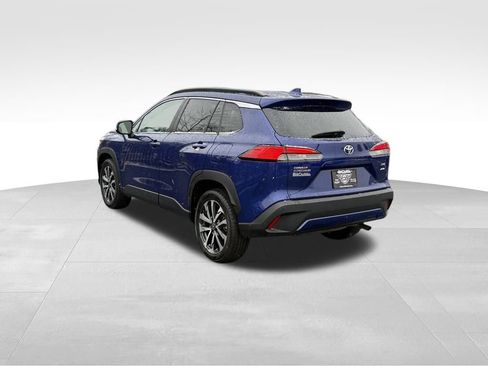 Used 2024 Toyota Corolla Cross XLE image 5