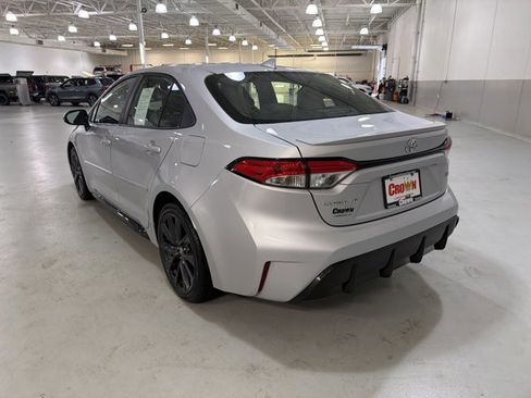 Used 2023 Toyota Corolla SE image 6