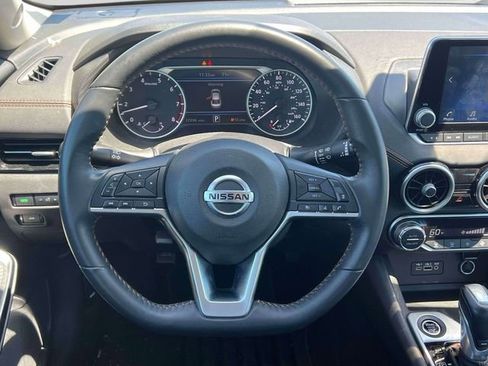 Used 2023 Nissan Sentra SR FWD image 11