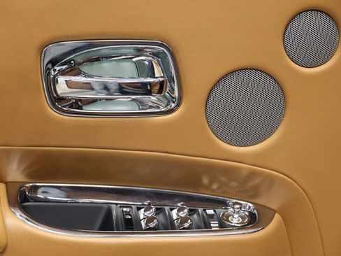 Used 2016 Rolls-Royce Ghost image 11