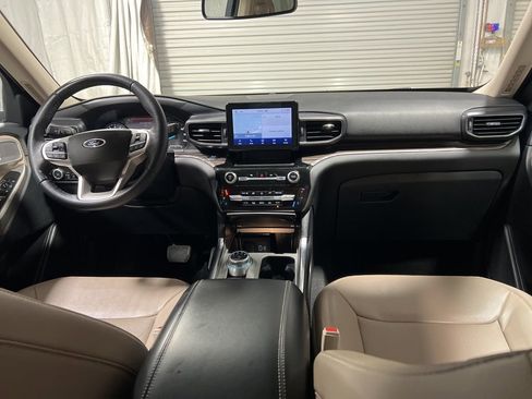 Used 2023 Ford Explorer Limited image 15