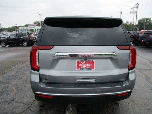 Used 2024 GMC Yukon SLT w/ SLT Luxury Package AWD/4WD image 8
