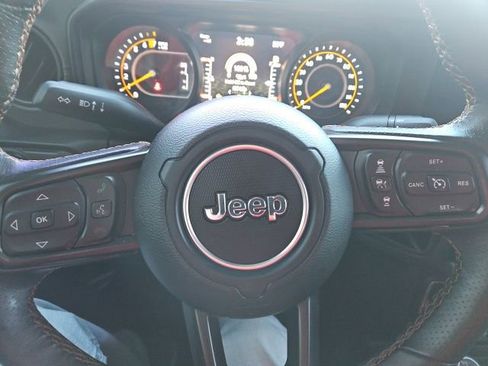 Used 2024 Jeep Gladiator Mojave w/ Convenience Group image 20