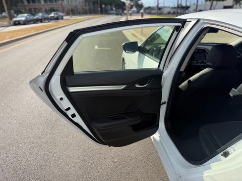 Used 2018 Honda Civic EX-L image 9