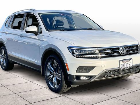 Used 2019 Volkswagen Tiguan SEL Premium w/ 3rd Row Seat Package image 2